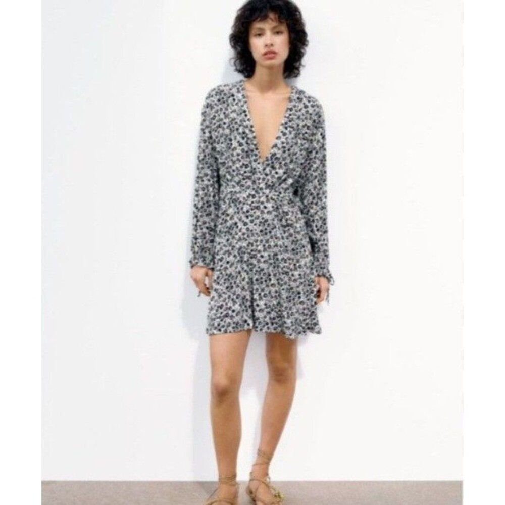 Zara Women's White Flora Print  Mini Cottage Core Dress  Size  Small